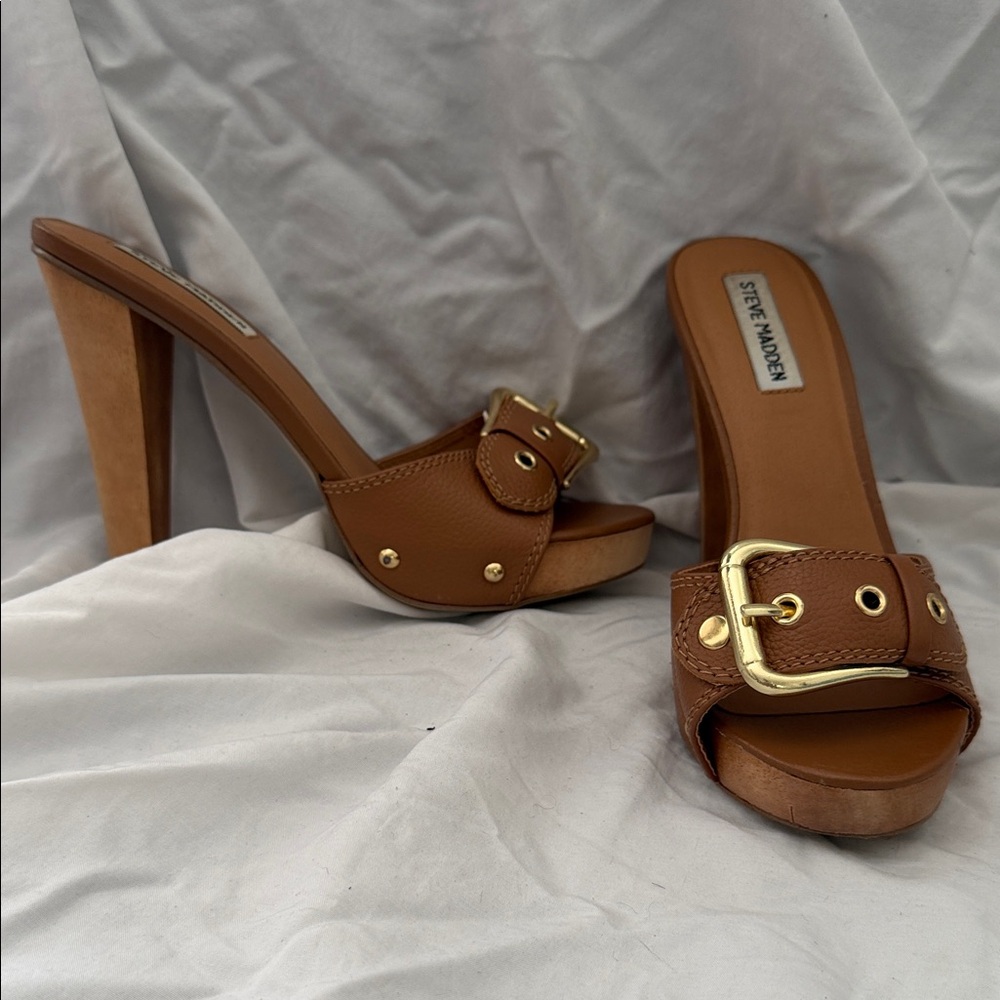 Steve Madden Tan Heels with Gold Buckles